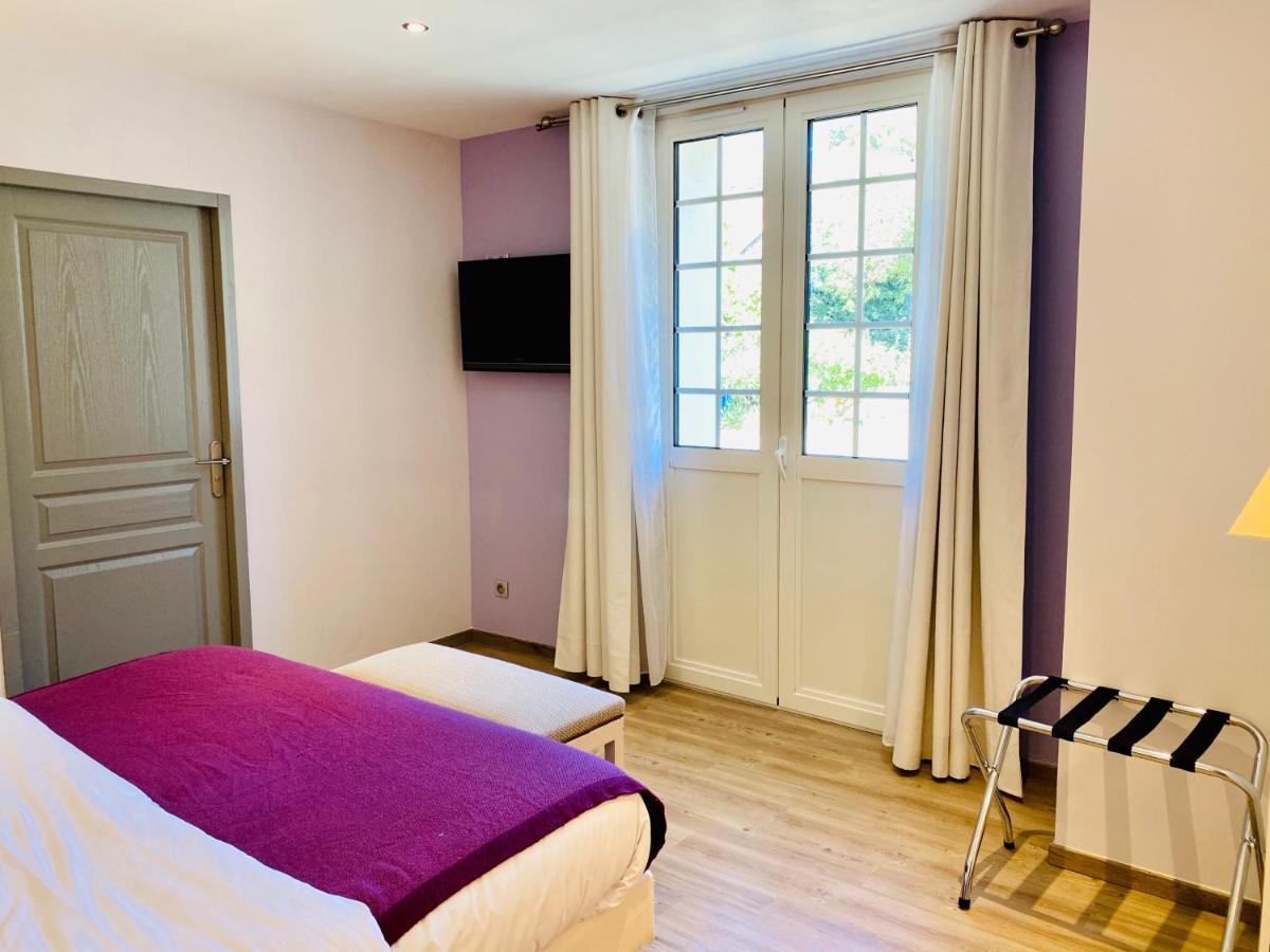 Logis Du Champ De Mars Hotel Puy-Saint-Martin Exterior photo